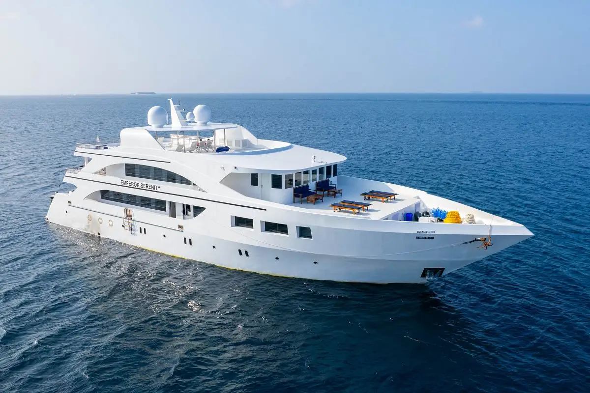 Emperor Serenity crucero de buceo
