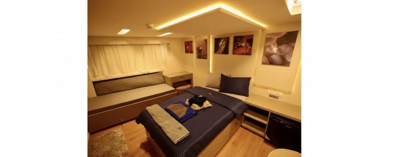 Single cabin
