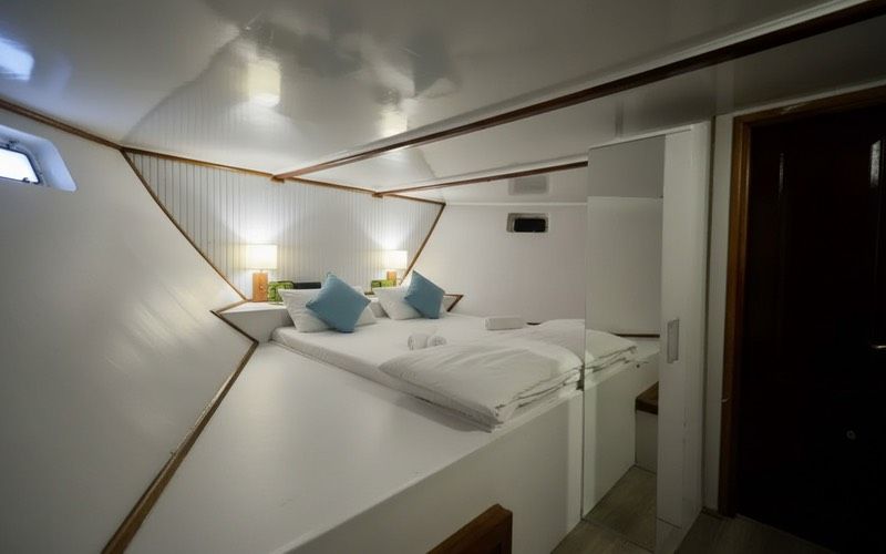 Standard Double Bow Cabin - Lower Deck