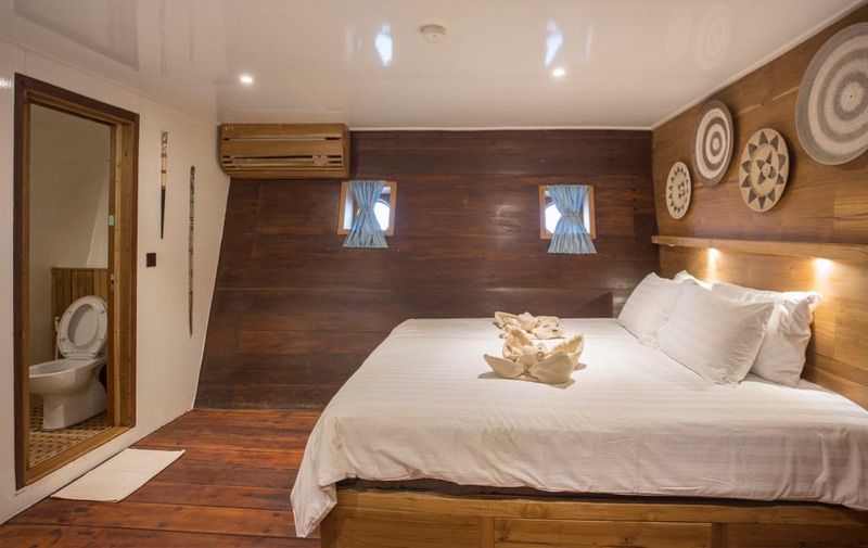 Lower deck: Double Bed Cabin