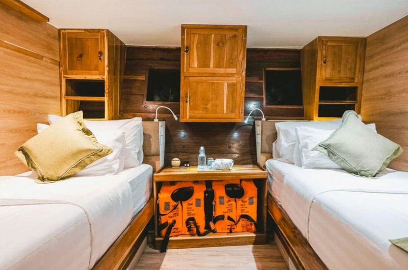 Classic Twin Cabin