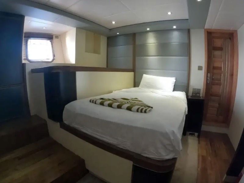 Single Cabins
