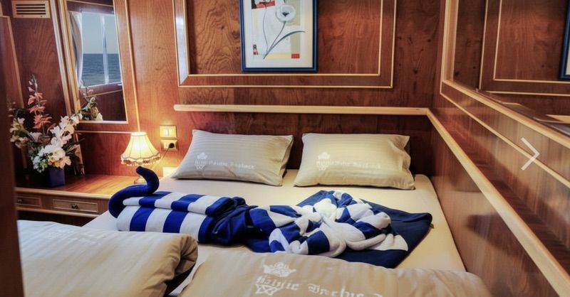 DOUBLE BED CABIN - UPPER DECK