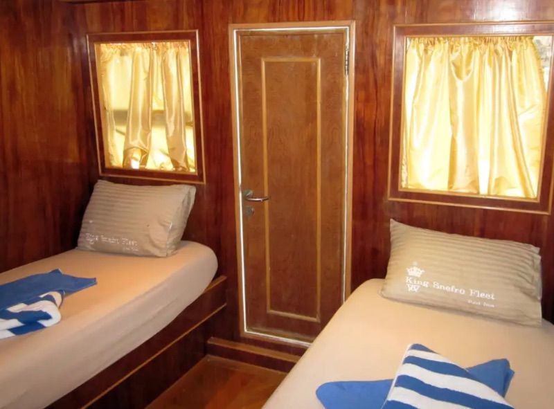 TWIN BERTH CABIN - UPPER DECK