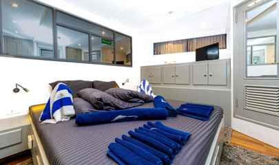 Lower Deck Suite