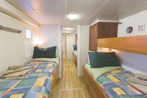 Classic twin cabin