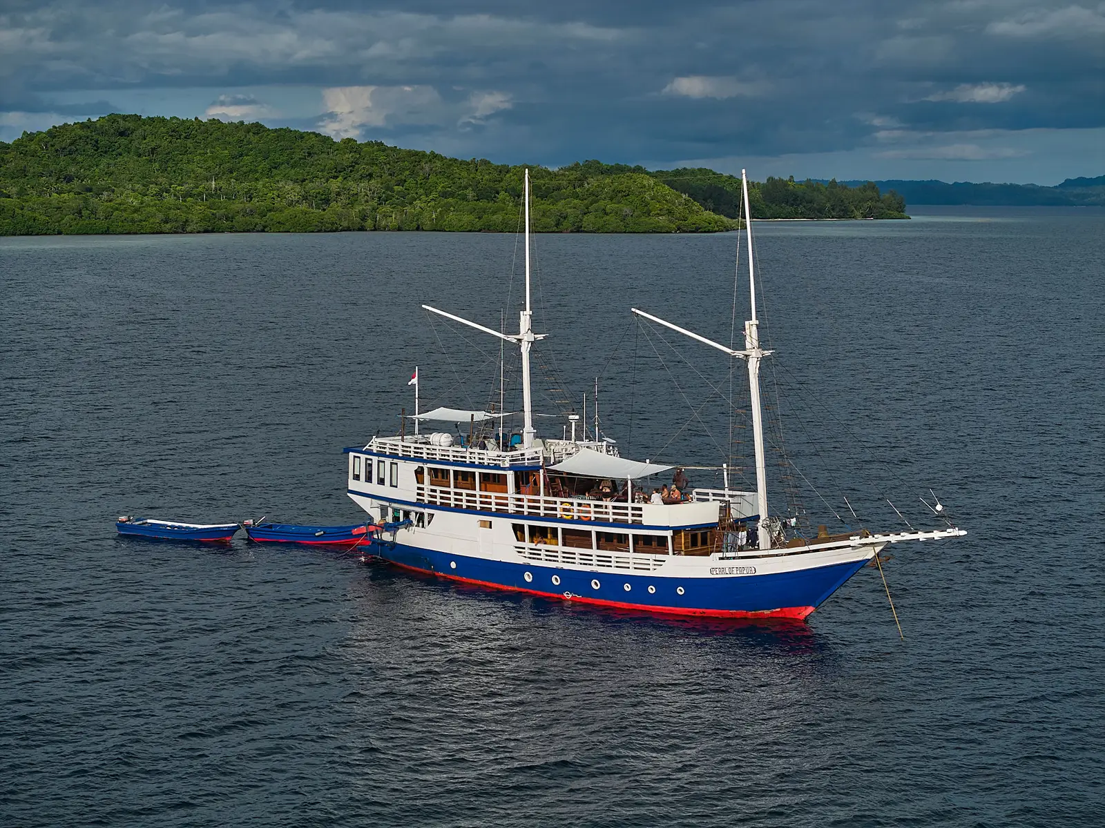 Pearl of Papua potápěčská loď