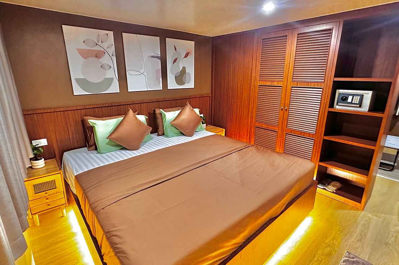 Master Suite Cabin