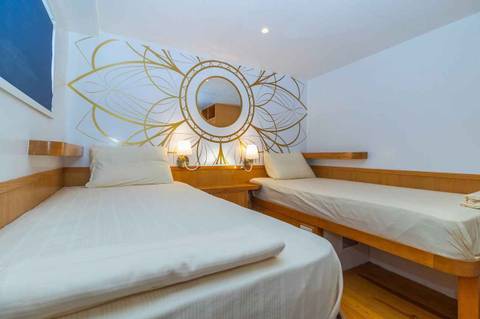Upper Deck Twin Cabin