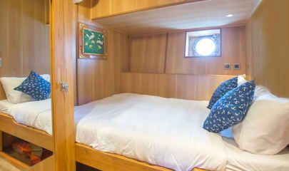 Twin Cabin Upper Deck
